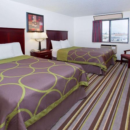 Super 8 By Wyndham Tuscaloosa Hotell Exteriör bild