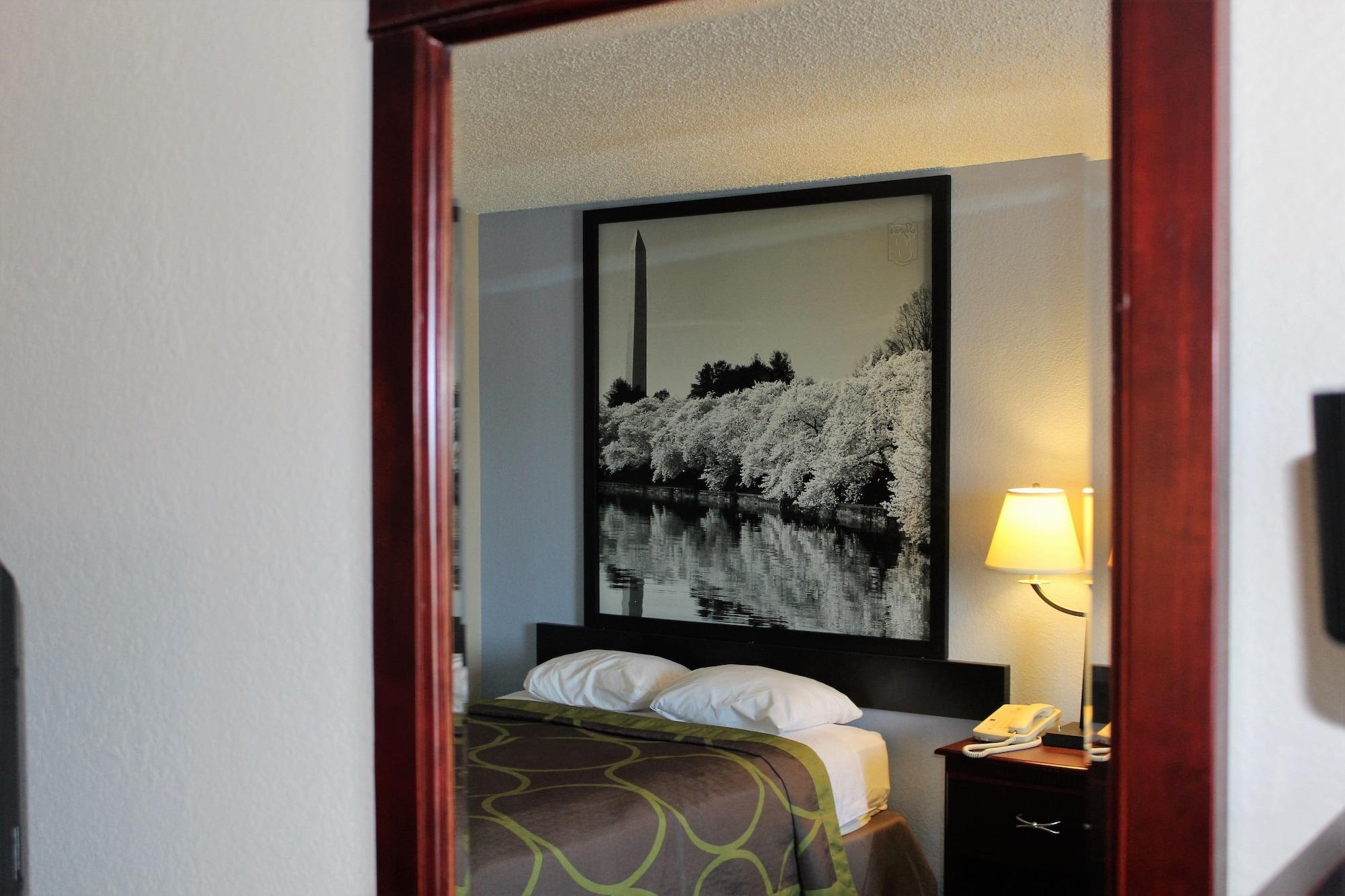 Super 8 By Wyndham Tuscaloosa Hotell Exteriör bild