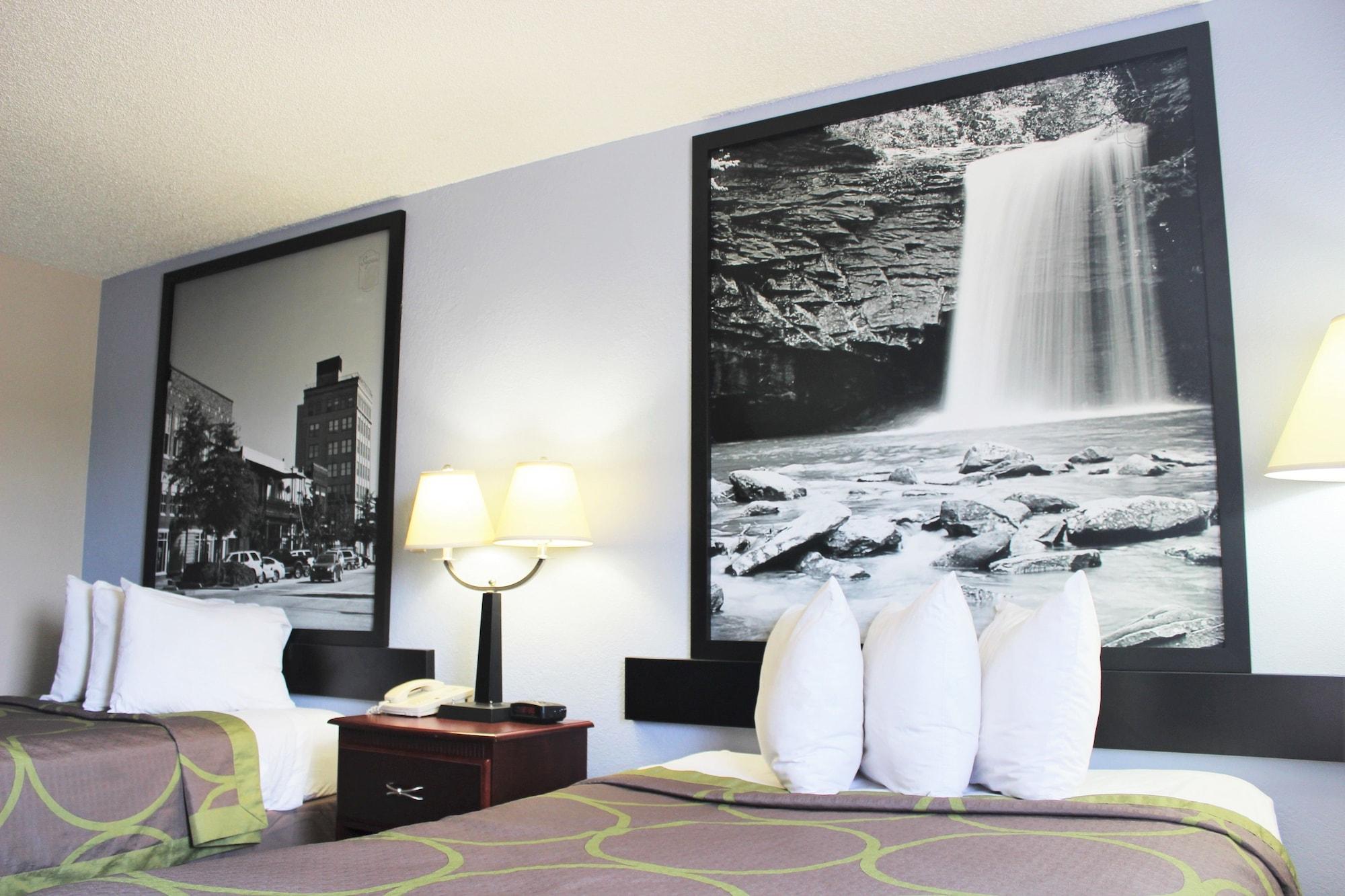 Super 8 By Wyndham Tuscaloosa Hotell Exteriör bild