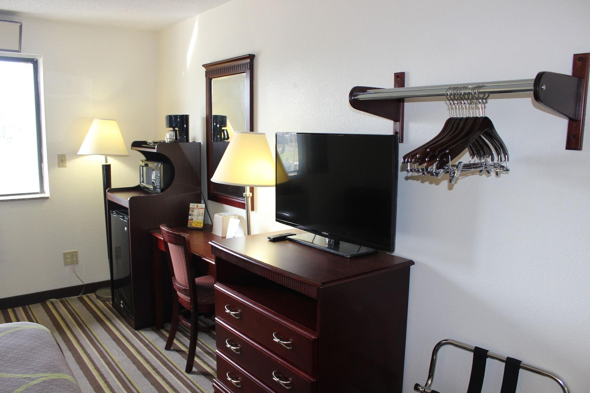 Super 8 By Wyndham Tuscaloosa Hotell Exteriör bild