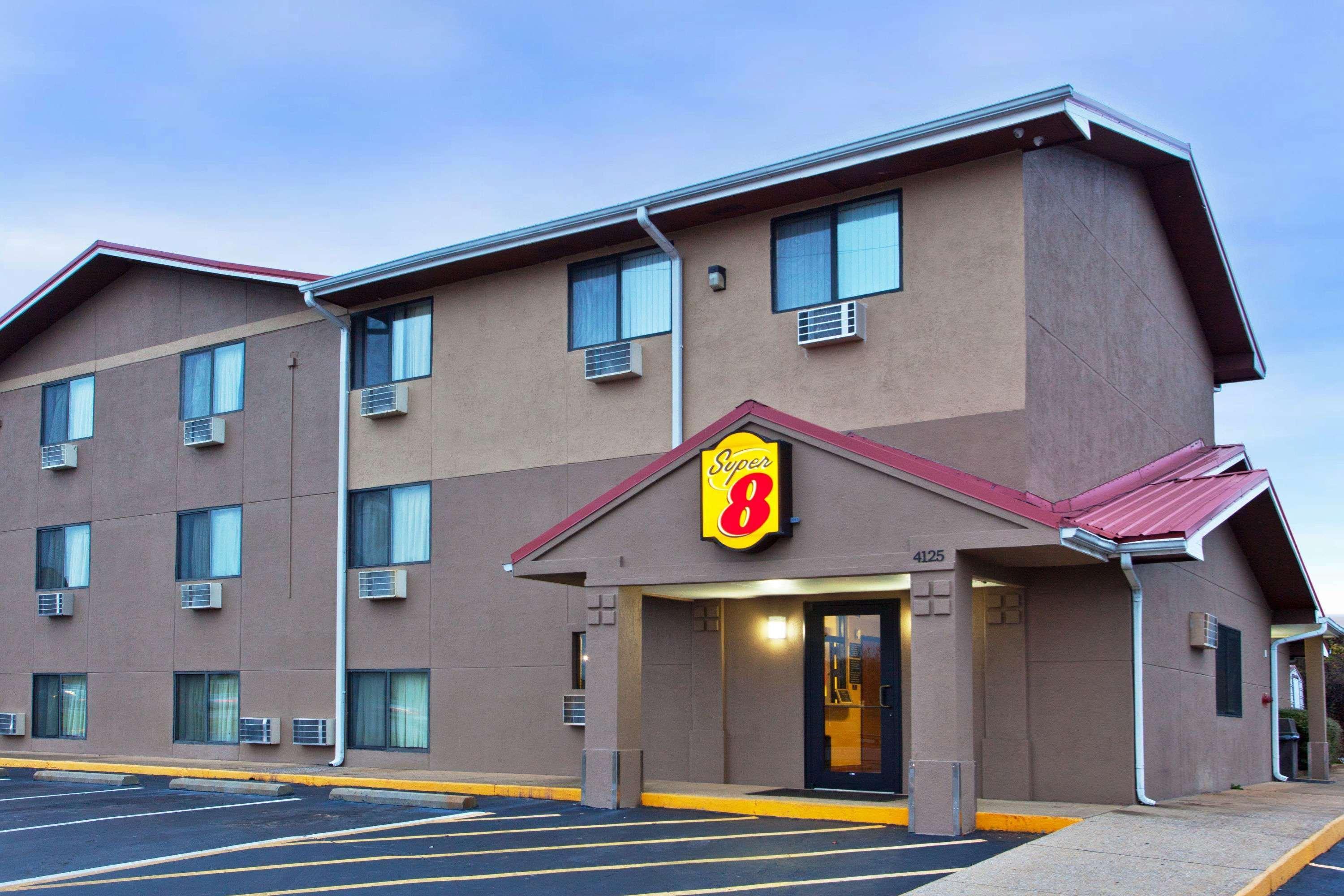 Super 8 By Wyndham Tuscaloosa Hotell Exteriör bild