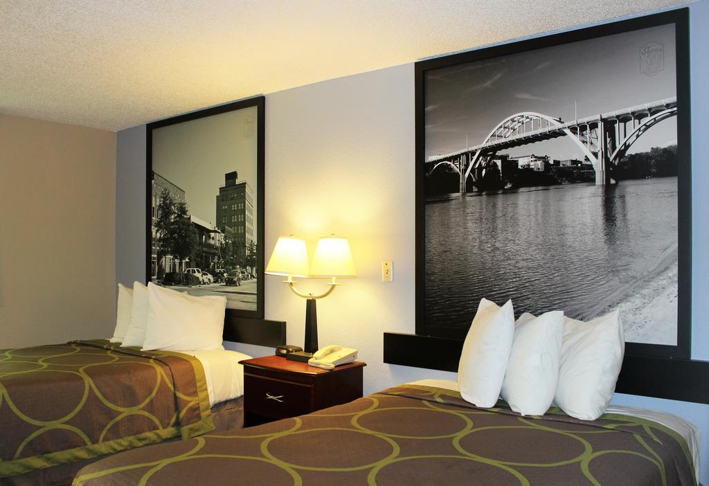 Super 8 By Wyndham Tuscaloosa Hotell Exteriör bild