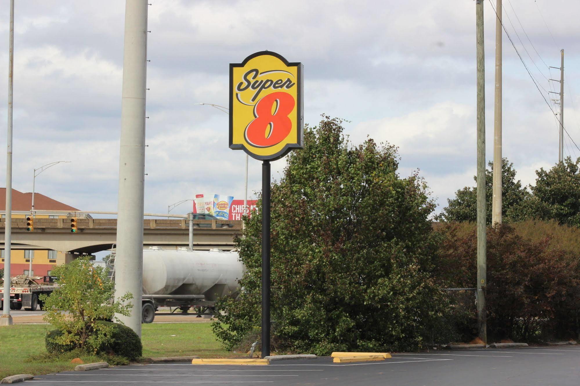 Super 8 By Wyndham Tuscaloosa Hotell Exteriör bild
