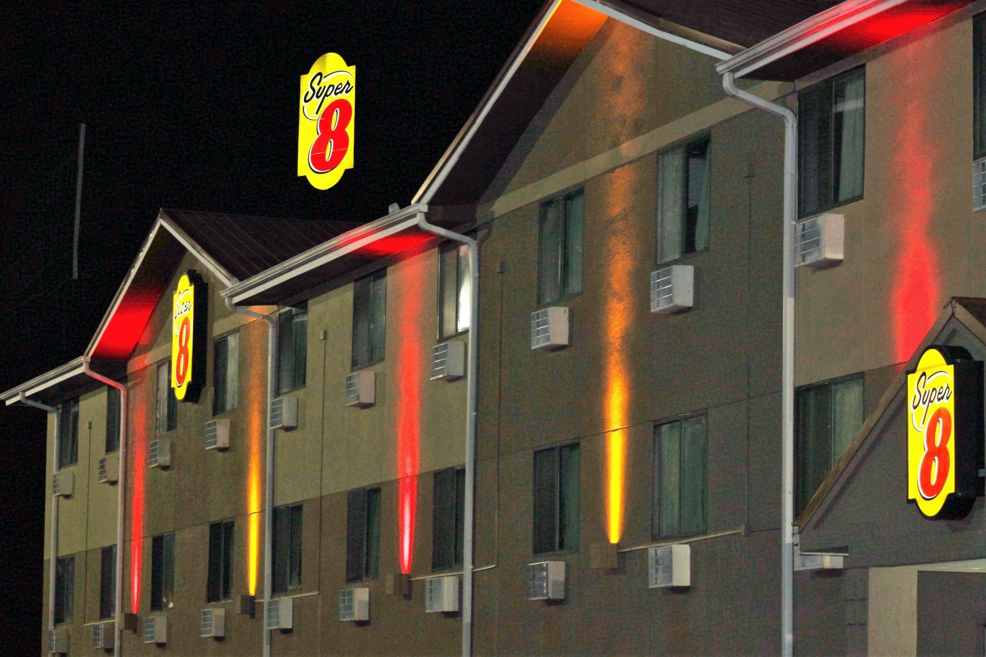 Super 8 By Wyndham Tuscaloosa Hotell Exteriör bild